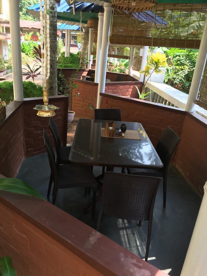 ורקלה Panchavadi Ayurvedic Beach Resort מראה חיצוני תמונה